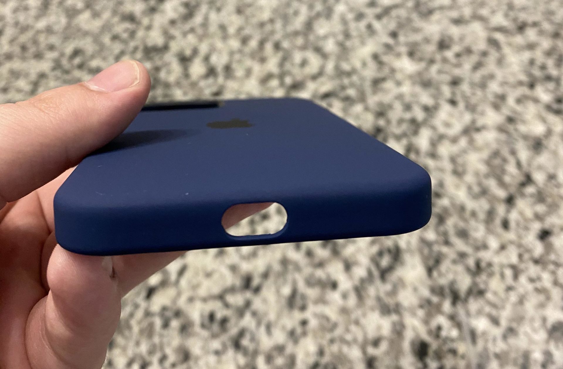 camera not focusing on iPhone 12 pro max